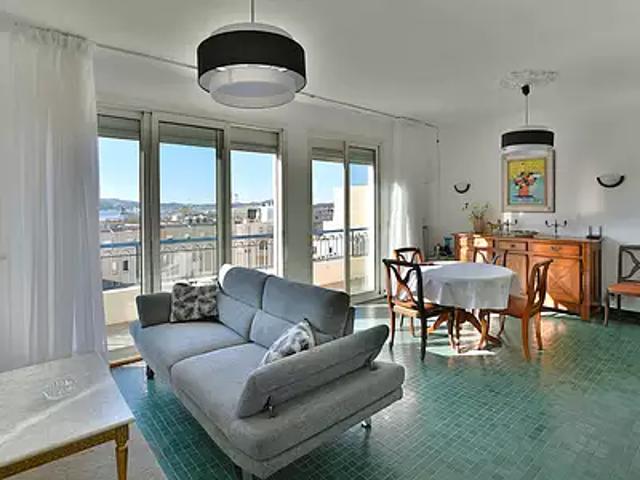 Toulon 83000 Achat / Vente appartement 4 pièces t4 au dernier étage