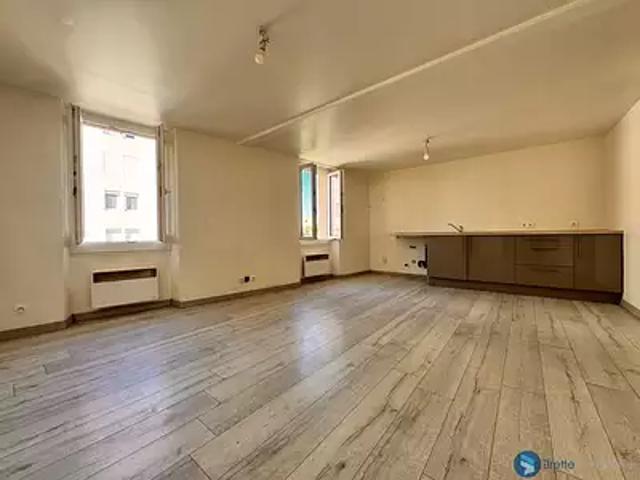Toulon 83200 Achat / Vente appartement 3 pièces t3 au dernier étage