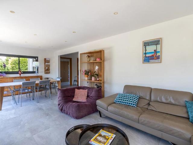TOULON – CAP BRUN – MAISON FAMILIALE 143 M² – TERRAIN 930 M² – GARAGE – DPE B