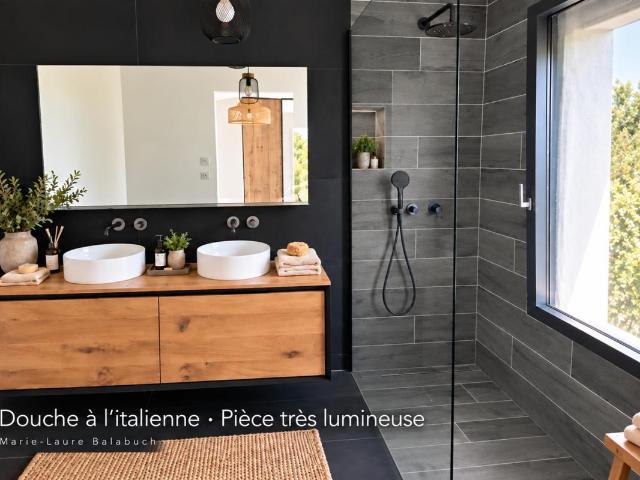 Toulon CAP BRUN Villa 5 pièces 165 m2 sur un terrain de 620m²