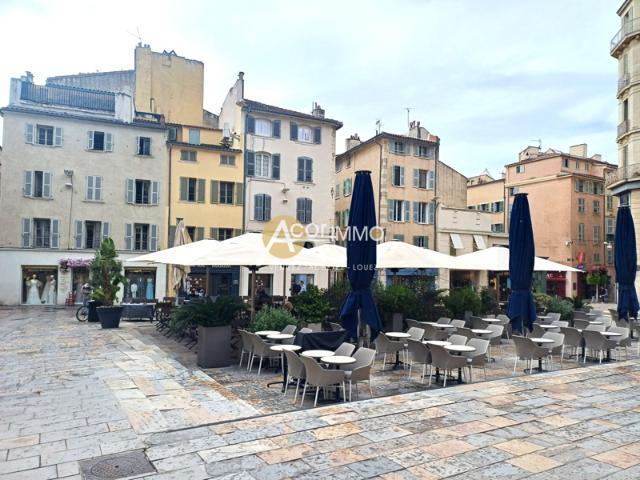 TOULON CENTRE APPARTEMENT T2 1ER ETAGE AVEC CAVE