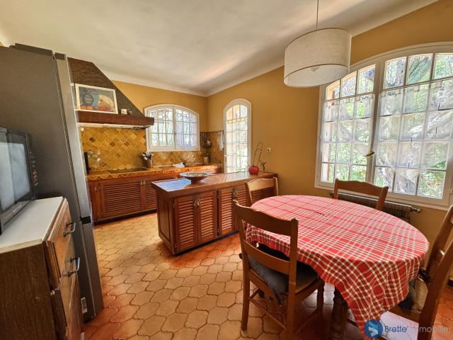 TOULON BAS FARON MAISON 166 M2 5 CHAMBRES TERRAIN 750 M2
