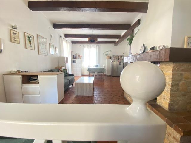Toulon Bas Faron: une maison atypique avec piscine chauffée et vue sur la rade