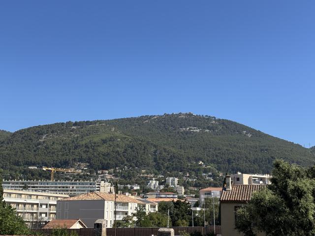 TOULON EST APPARTEMENT 3 PIECES 2 CHAMBRE BALCON PARKING COLLECTIF CAVE