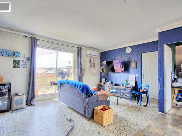 TOULON EST BAS FARON TYPE 2 AVEC TERRASSE EN DERNIER ETAGE
