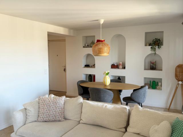 TOULON EST CHARMANT FAUX T3 56m2 AVEC BALCON ET CAVE