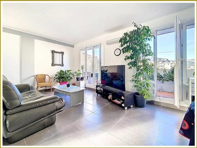 TOULON OUEST magnifique T4 de 69m² 2ch dernier étage