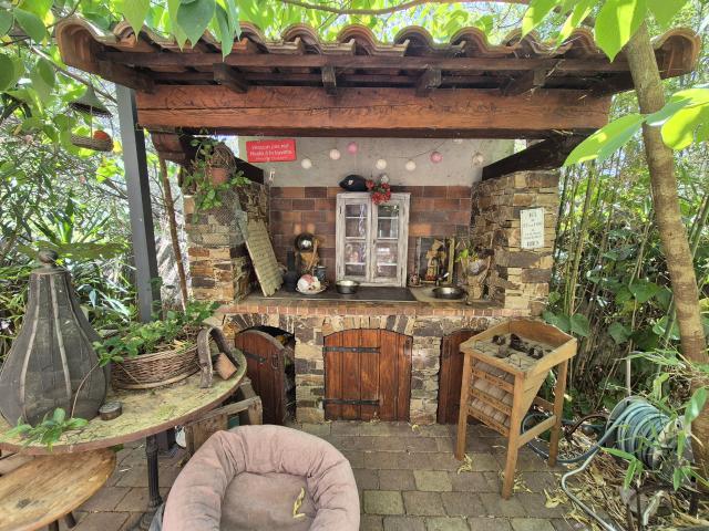 Toulon Ouest maison familiale T6 124m2 4ch 1 salle d'eau + 1 salle de bain 2 stationnements jardin