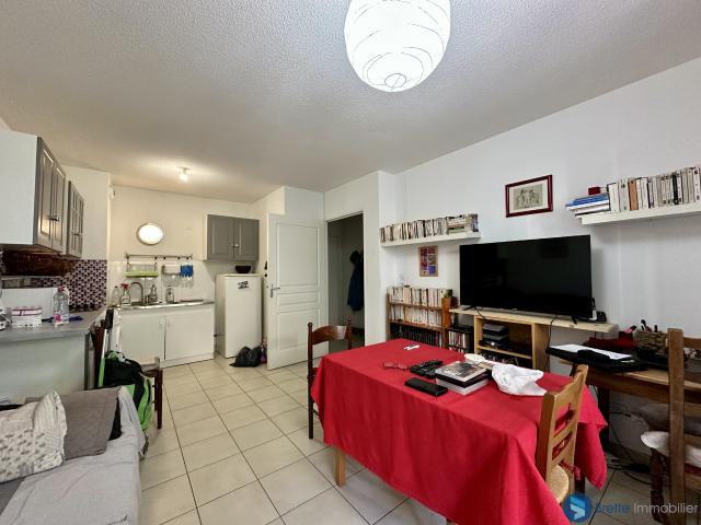 TOULON SAIN JEAN DU VAR APPARTEMENT T2 AVEC TERRASSE