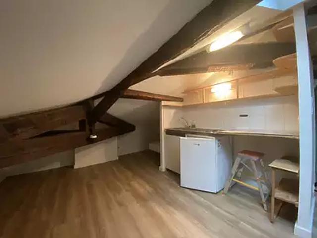 Toulouse 31000 Location appartement 1 pièce t1 au dernier étage