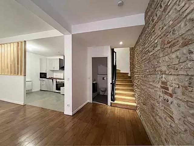 Toulouse 31000 Location appartement 2 pièces t2 au dernier étage