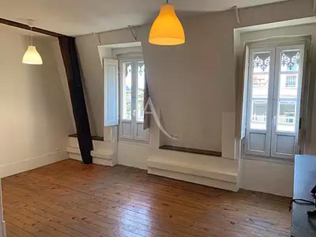 Toulouse 31000 Location appartement 2 pièces t2 au dernier étage