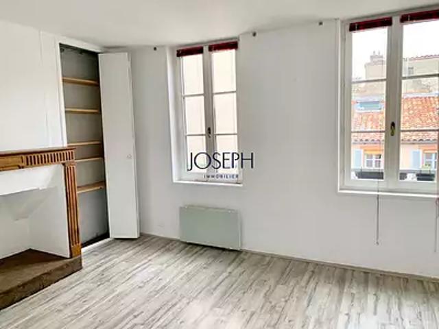 Toulouse 31000 Location appartement 2 pièces t2 au dernier étage
