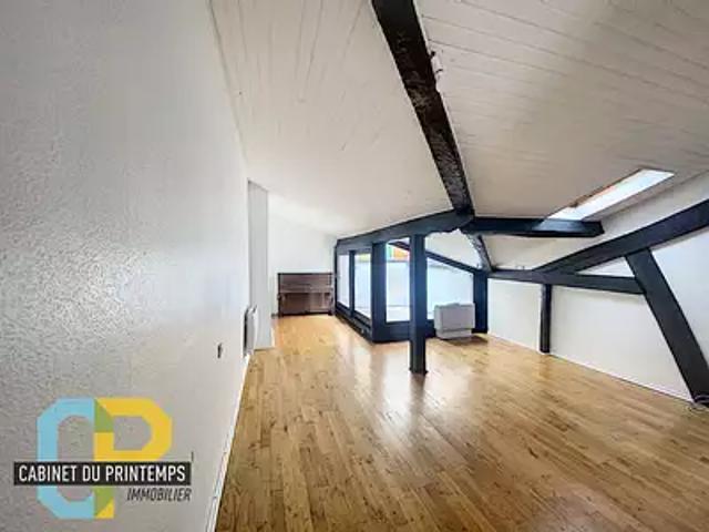 Toulouse 31000 Location appartement 3 pièces t3 au dernier étage