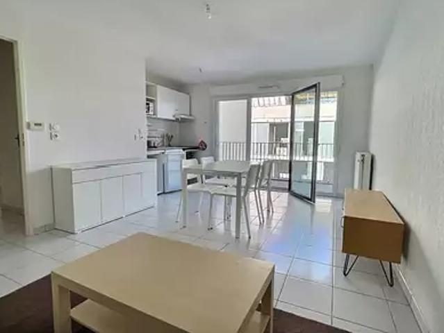 Toulouse 31400 Location appartement 2 pièces t2 terrasse