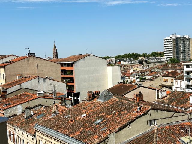 Toulouse, Jeanne d'Arc, Matabiau. T3 traversant avec balcon