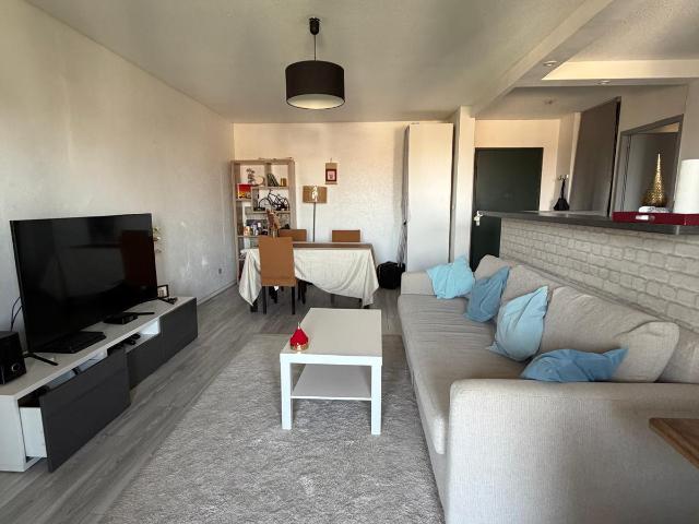 Toulouse Purpan Superbe T2 meublé avec grand balcon, parking et cave