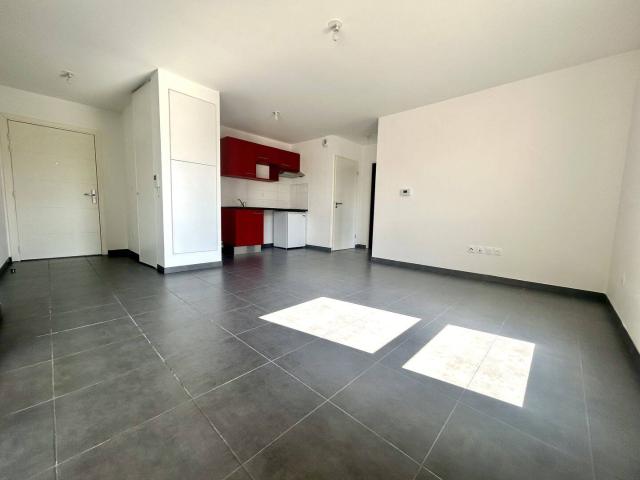 Toulouse, Quartier Barrière de Paris, T2 récent de 46 m2 avec pa
