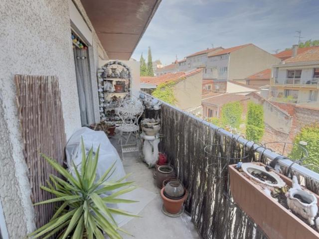 TOULOUSE SAINT AUBIN appartement T2 dernier étage avec balcon