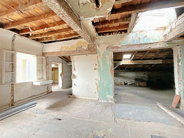 TOULOUSE Saint Sernin combles à aménager de 104 m2 avec ascenseur et terrasse