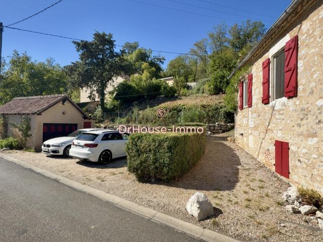 Tour de Faure Maison avec terrain, garage et accès direct au Lot, proche Saint Cirq Lapopie