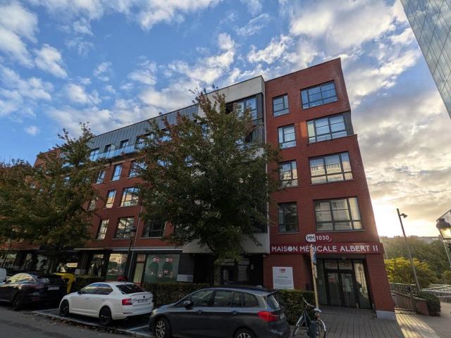TOUR ET TAXI GAUCHERET / BATIMENT RECENT 2 SDB PEB C