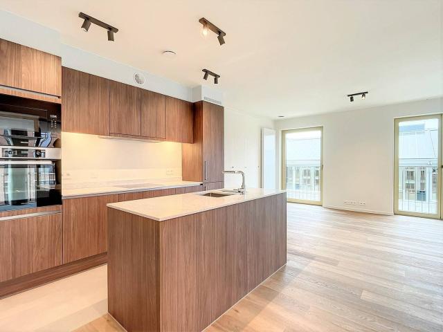 TOUR & TAXIS – 2 bedroom apartment with terrace for rent