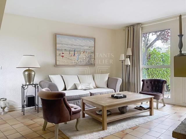 CHARMANTE MAISON AVEC JARDIN
