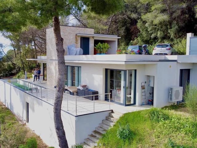 Tourettes sur Loup Villa 4 pièces avec piscine Vue mer