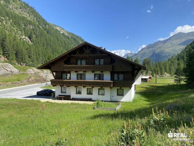 Touristisch gewidmetes Wohn und Gästehaus in unmittelbarer Nähe zur Hochgurglbahn