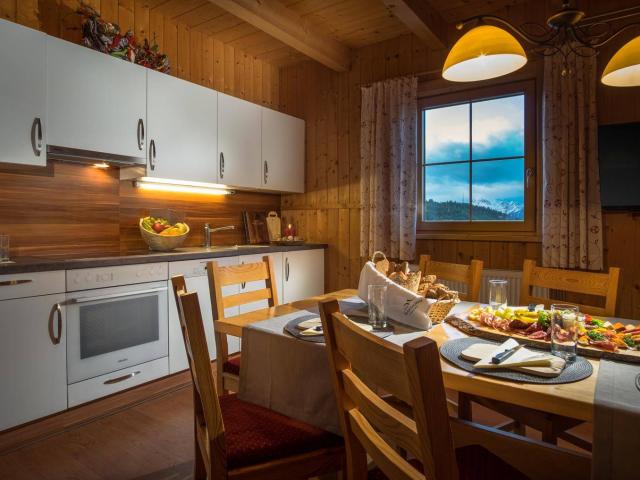 Touristische Vermietung! Geräumiges 3 Zi. Appartement | Ski In & Ski Out