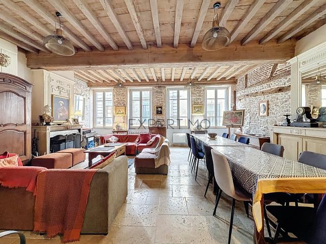 TOURNUS Demeure historique du XVIIe siècle Charme, élégance. 249m² Tournus