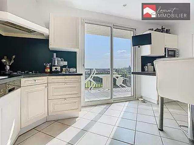 Tournus 71700 Achat / Vente maison 5 pièces t5 au dernier étage cave