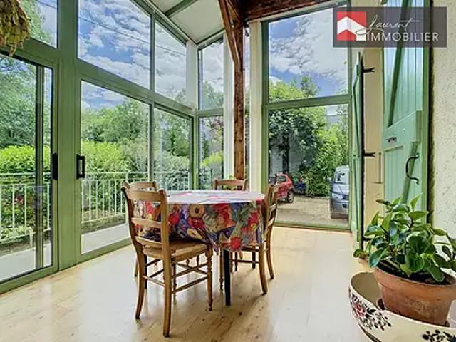 Tournus 71700 Achat / Vente maison 6 pièces t6 au dernier étage cave