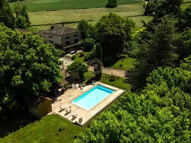 Tournus 71700 Achat / Vente maison 9 pièces t9 piscine terrasse