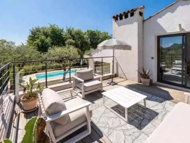 Tourrettes sur Loup – Charmante villa avec piscine dans un c. 175m² Tourrettes sur Loup