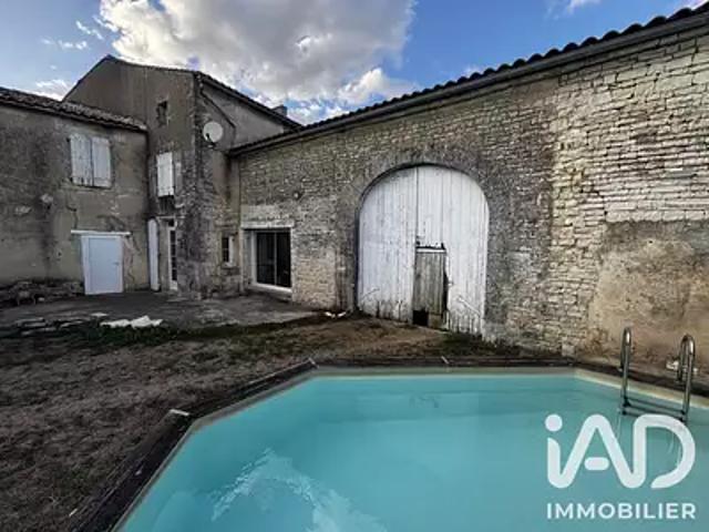Tourriers 16560 Achat / Vente maison 8 pièces t8 piscine terrasse