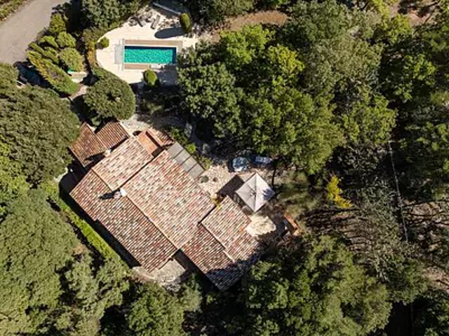 Tourtour 83690 Achat / Vente maison 5 pièces t5 au dernier étage piscine