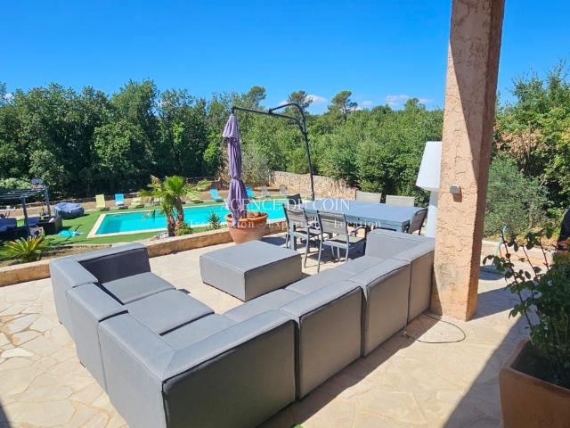 ? TOURVES – PROPRIÉTÉ DE CHARME AVEC PISCINE ET DÉPENDANCE A