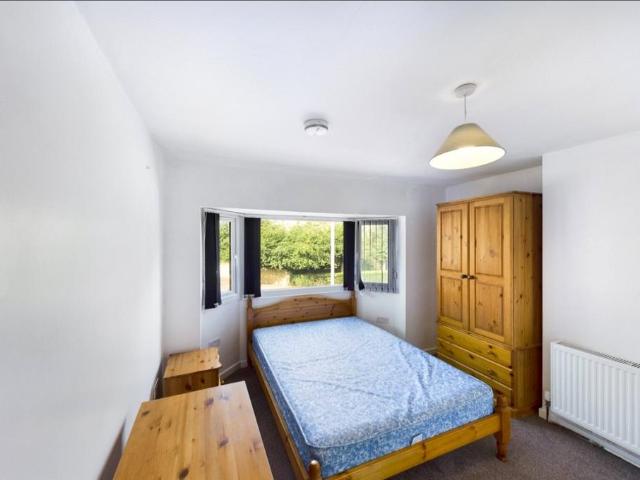 Towcester Road, Northampton NN4 1 bed in a house share to rent £575 pcm £133 pw