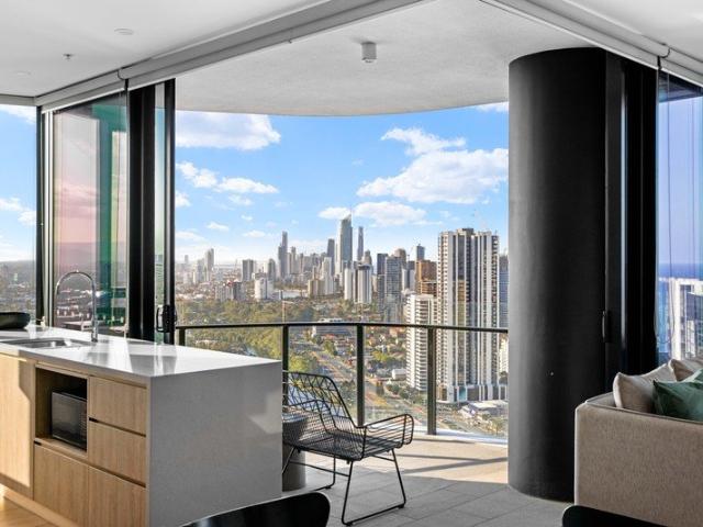Tower 1 | Level 33 | North East Corner | Panoramic Ocean & Hinterland Views