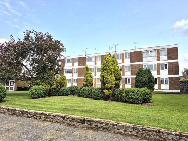 Tower View Road, Walsall WS6 2 bed apartment to rent £750 pcm £173 pw