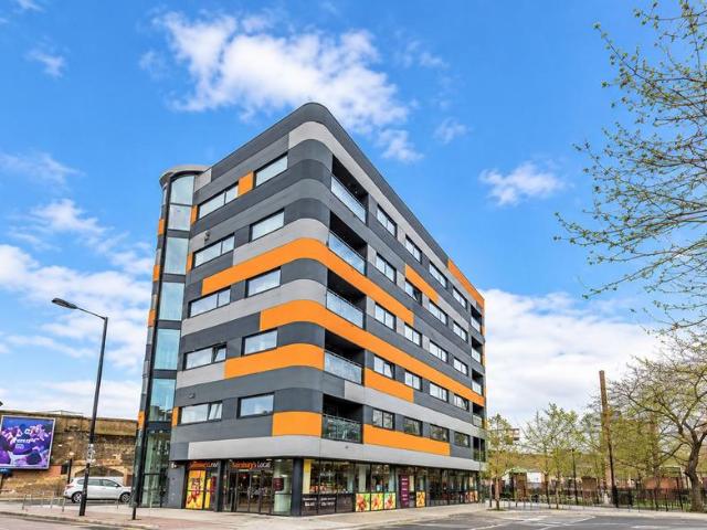 Tower Bridge Road, London, SE1 2 bed apartment to rent £2,600 pcm £600 pw