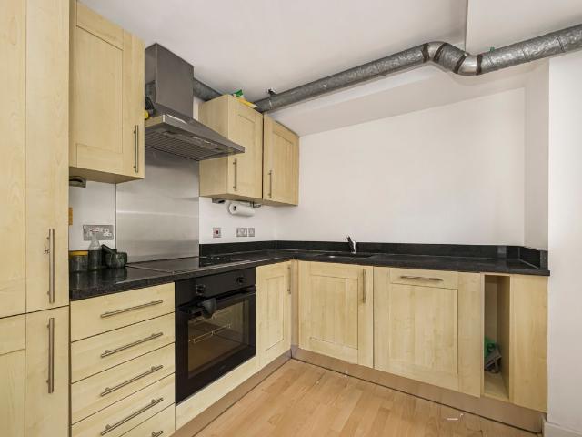 Tower Bridge Road, London SE1, 2 bed flat to rent, £2,500 pcm | PrimeLocation