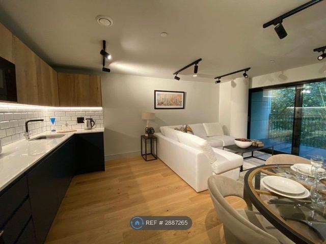 Tower Bridge Road, London SE1, 2 bed flat to rent, £3,650 pcm | PrimeLocation