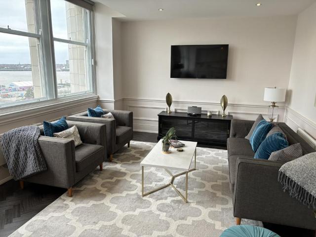 Tower Building, 22 Water Street. 2 bed apartment to rent £2,000 pcm £462 pw