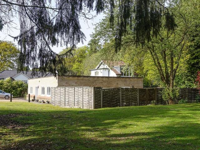 Tower Cottages, Portsmouth Road KT10, 5 bed detached house to rent, £3,467 pcm | PrimeLocation