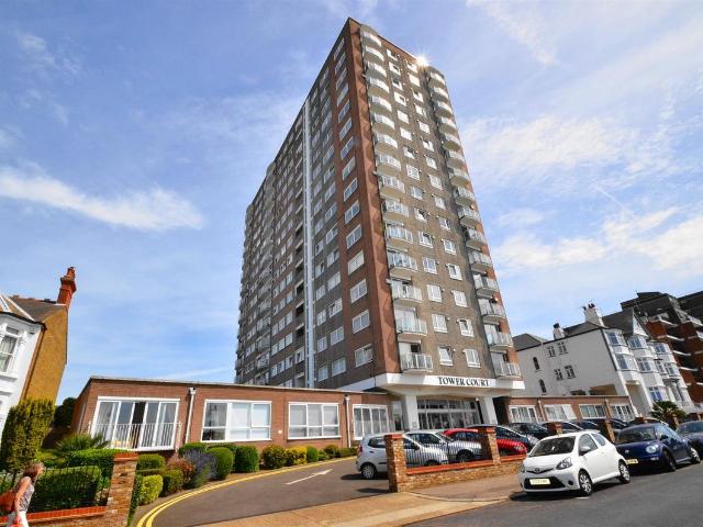 Tower Court, Westcliff On Sea SS0, 2 bed flat to rent, £1,350 pcm | PrimeLocation