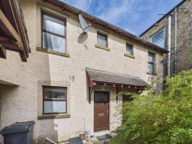 Tower Court, Lancaster | Turn key. 2 bed terraced house to rent £850 pcm £196 pw