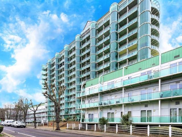 Tower Point, Sydney Road EN2, 5 bed flat to rent, £2,650 pcm | PrimeLocation